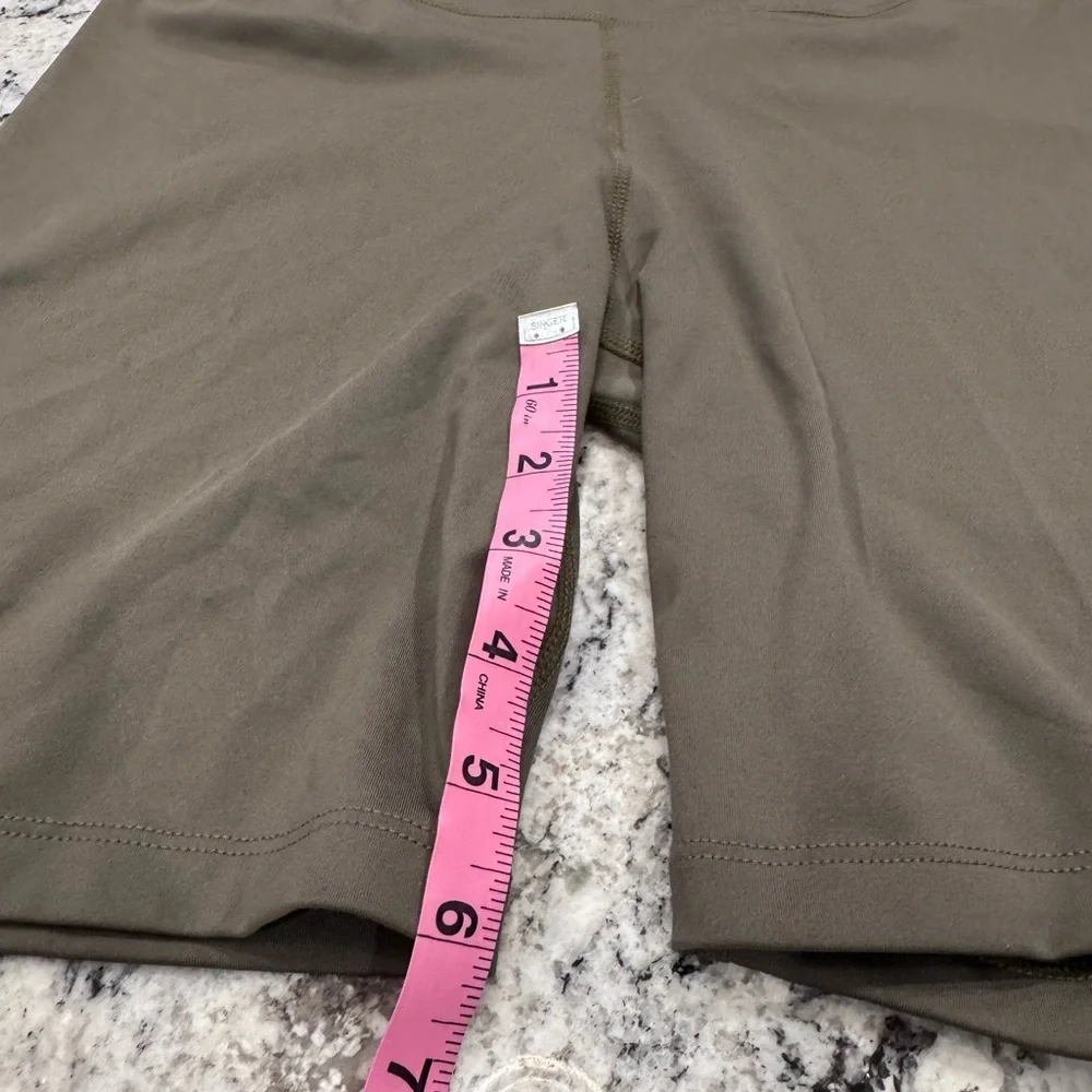 Nike Dri-FIT Olive Green High Rise Biker Shorts Size M - Picture 6 of 9